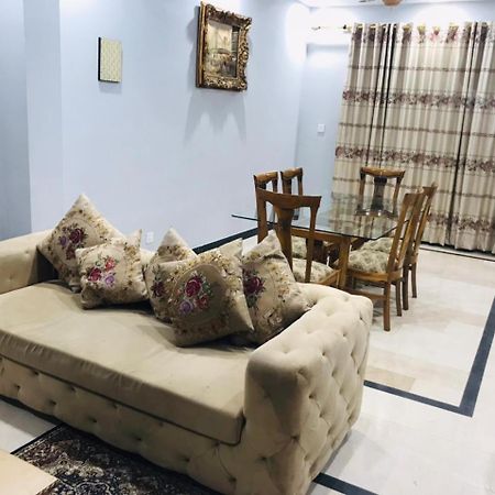 ホテル Bed & Breakfast イスラマバード エクステリア 写真
