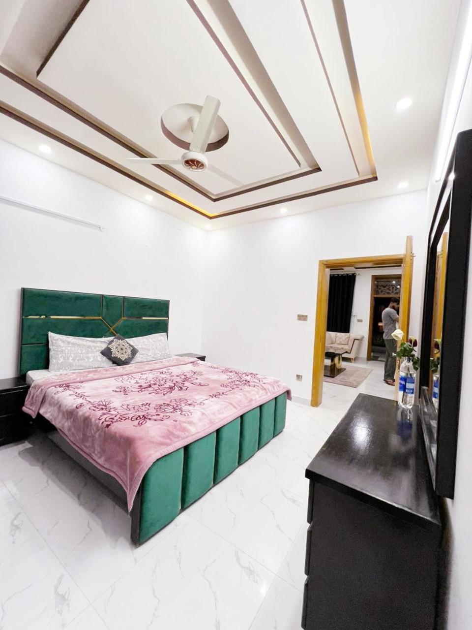 ホテル Bed & Breakfast イスラマバード エクステリア 写真